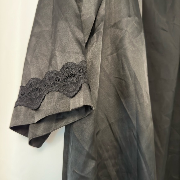 Lacey Satin Robe - Picture 3 of 3